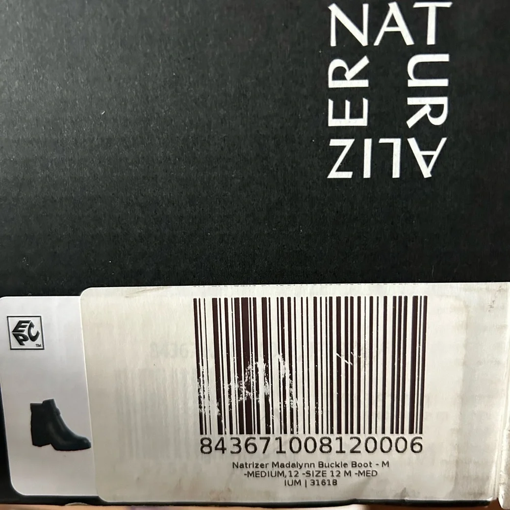 Naturalizer Madalynn Black Water-Repellent Ankle Boots • Size 12 • Chic + Comfy